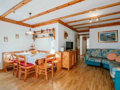 Campestrin Appartement | Apartment Casa Bucci by Interhome
