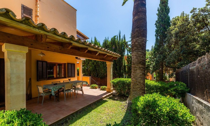 Cala San Vicente Appartement | Apartment 'Casa Caracola' with Private Terrace and Wi-Fi