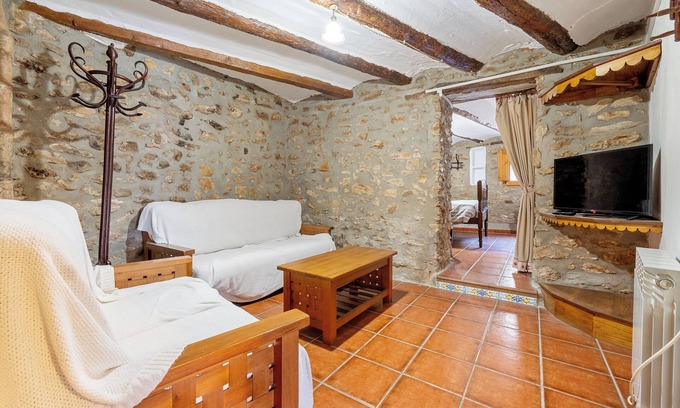 Masdenverge Maison | Apartment 'Casa Elisa' with Private Terrace, Wi-Fi and Air Conditioning