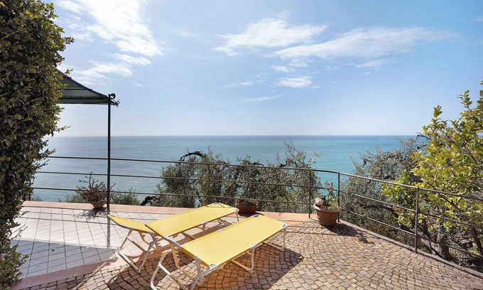 Poggi Appartement | Appartement "Casa Gelsomino" avec vue sur la mer, Wi-Fi, jardin et terrasse.