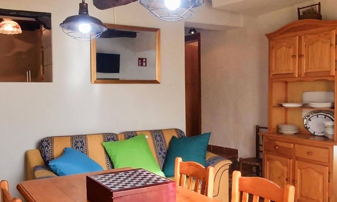 Nogueras Maison | Apartamento 'Casa Rural La Tia Flora' con vistas a la montaña y Wi-Fi