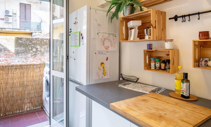 Carrara Appartement | Apartment 'Casa Vacanza In Centro A Carrara' with Balcony and Wi-Fi