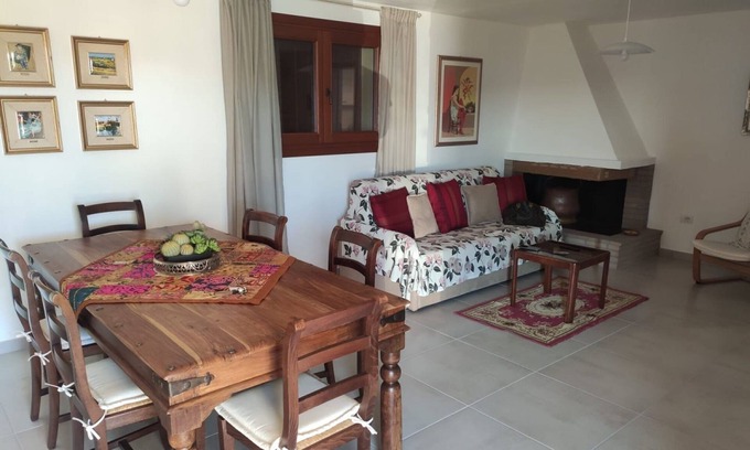Palau Appartement | Apartment 'Casa Vacanza Mirto' with Mountain View, Wi-Fi and Air Conditioning