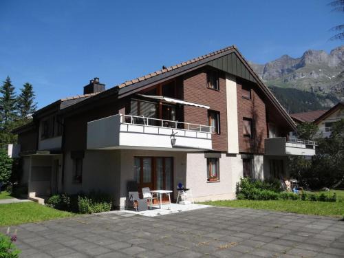 Engelberg Appartement | Apartment Chalet Bergblick by Interhome