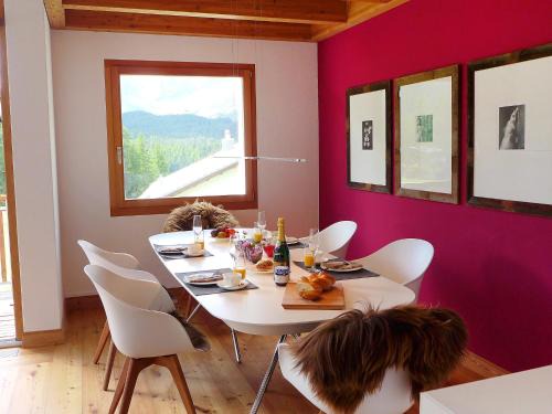 Pontresina Appartement | Apartment Chesa Vadret 12 by Interhome