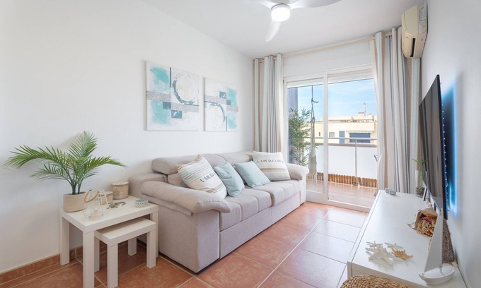 Chilches Appartement | Appartement 'Chillout I'akevan' avec vue sur la mer, piscine partagée et Wi-Fi