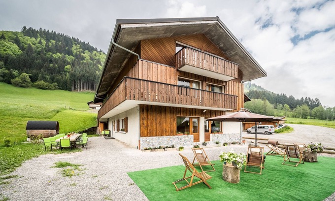 Abondance Appartement | Appartement 'Coeur De Charmy' pour 10 personnes, avec vue sur Montagnes et SPA bien-être