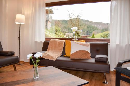 Bad Peterstal-Griesbach Appartement | Apartment Sonnenglück im Schwarzwald with Panoramaview, Terrace, 3 Bedrooms