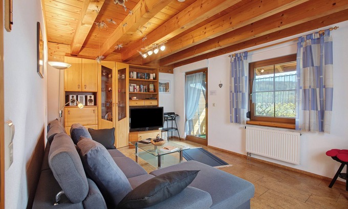 Kaisershaus Appartement | Appartement 'Gisela' avec vue sur les montagnes, terrasse partagée et Wi-Fi