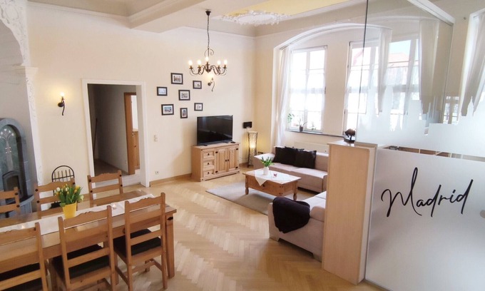 Mühlhausen Appartement | Appartement City-Apartments Fewo Madrid avec piscine, jardin et Wi-Fi