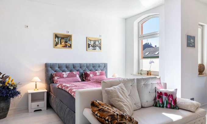 Mühlhausen Appartement | Appartement 'Vogelnest Hochzeitssuite' avec piscine partagée, terrasse partagée et Wi-Fi