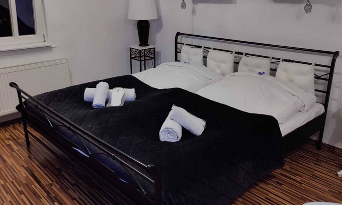 Oberursel Appartement | Appartement 'Doppelzimmer' avec terrasse partagée et Wi-Fi
