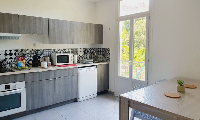 Le Ray Appartement | Bas de villa niçoise au calme Nice Nord proche tramway