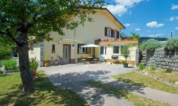 Klana Appartement | Appartement Dubi by Interhome