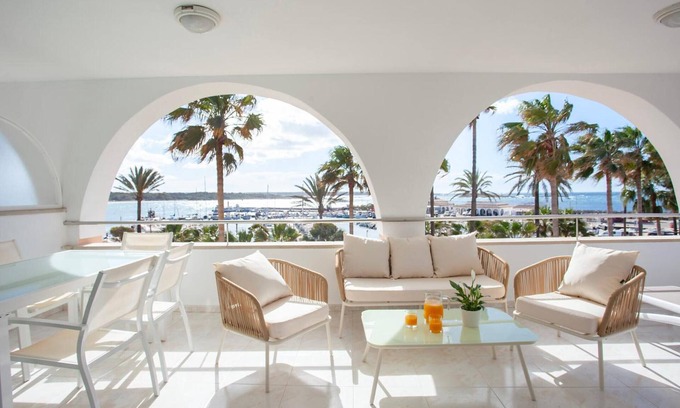 Colonia Sant Jordi Appartement | Apartment 'Edificio Puerto - 1 Habitación F2' with Sea View, Wi-Fi and Air Conditioning