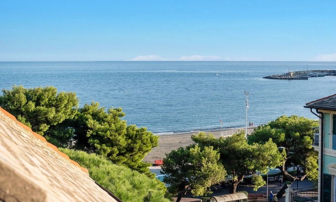 Arenzano Appartement | Apartment "Edo - Arenzanohost" with Sea View & Balconies