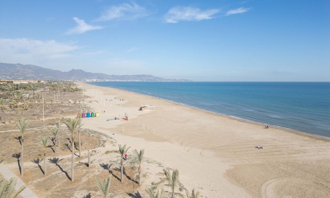 El Grao de Castellon Appartement | Apartment 'Elcano' with Mountain View, Wi-Fi and Air Conditioning