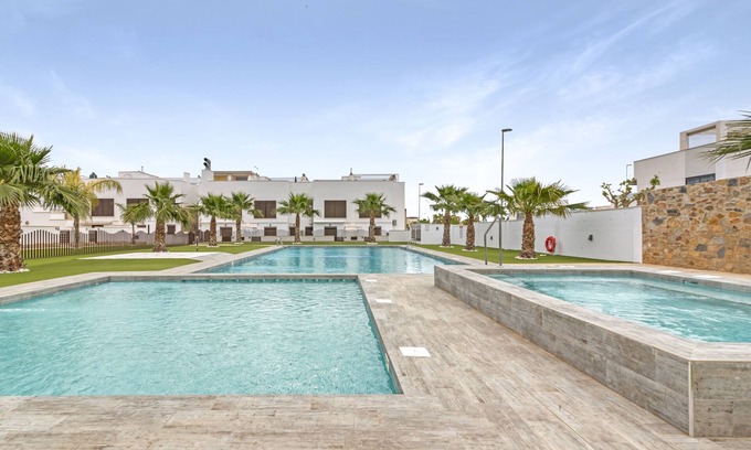 Torre de la Horadada Appartement | Appartement "Porto Marina Village" avec piscine partagée, Wi-Fi et climatisation