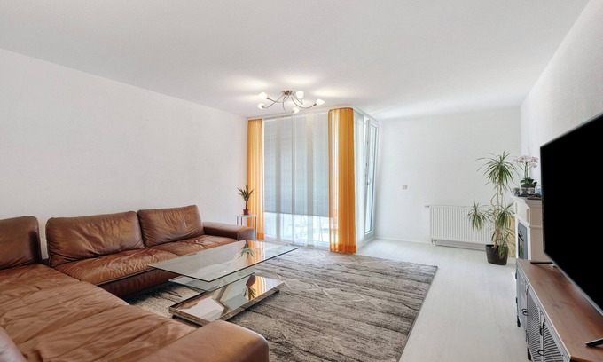 Engen Appartement | Apartment 'Eva Ferienwohnung' with Balcony and Wi-Fi