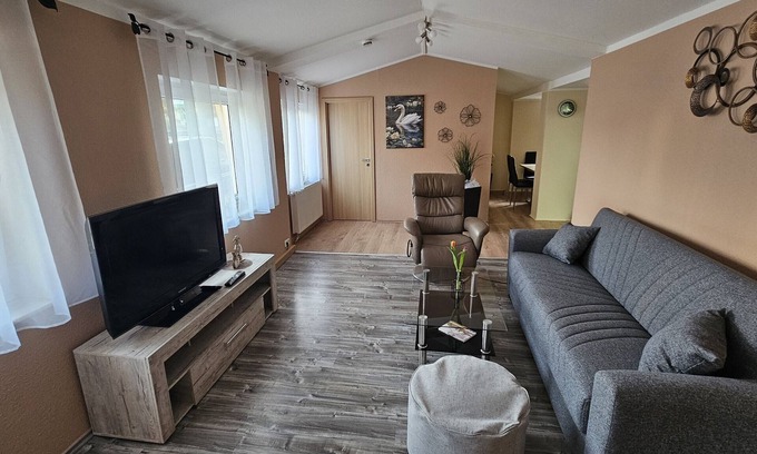 Bad Klosterlausnitz Appartement | Appartement 'Ferienwohnung Am Schwanenteich' avec Wi-Fi