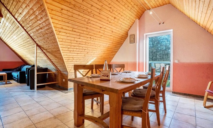 Buschvitz Appartement | Appartement "Falkenturm" avec vue sur le lac, terrasse privée et Wi-Fi