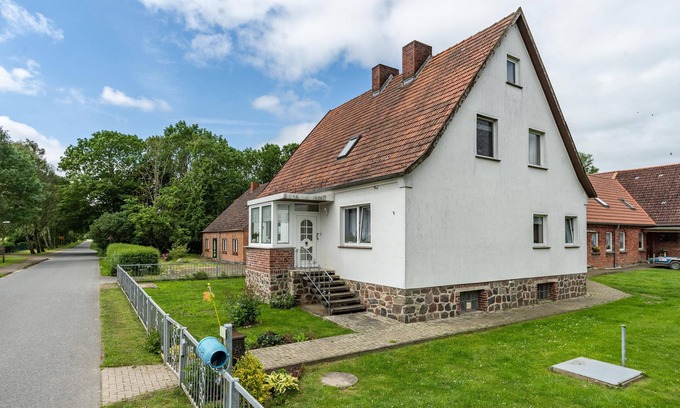 Ahrenshagen-Daskow Appartement | Appartement 'Ferienwohnung Auf Dem Land' avec jardin partagé et Wi-Fi