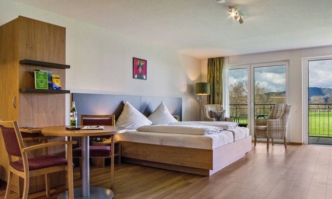 Kirchzarten Appartement | Appartement 'Ferienwohnung Freiburg' avec balcon et Wi-Fi