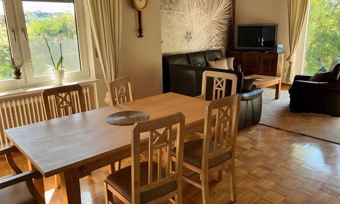 Bad Emstal Appartement | Apartment 'Ferienwohnung Wartehof' with Shared Garden and Wi-Fi
