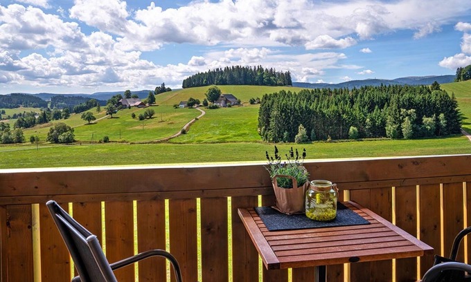 Breitnau Appartement | Appartement 'Ferienwohnung Weißtanne' avec vue sur les montagnes, jardin partagé et Wi-Fi