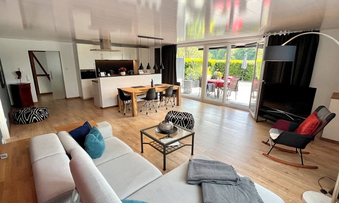 Krombach Appartement | Appartement 'Ferienwohnung Ricke' avec terrasse privée et Wi-Fi