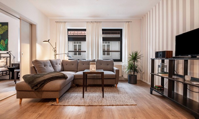 Jever Appartement | Appartement 'Ferienwohnung 2 Klün's' avec terrasse privée, balcon et Wi-Fi