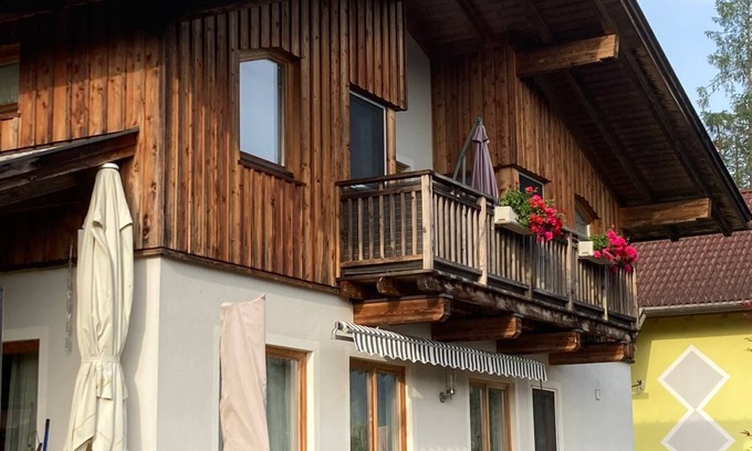 Greifenburg Appartement | Appartement "Fewo Waldheim" avec vue sur les montagnes, balcon et Wi-Fi