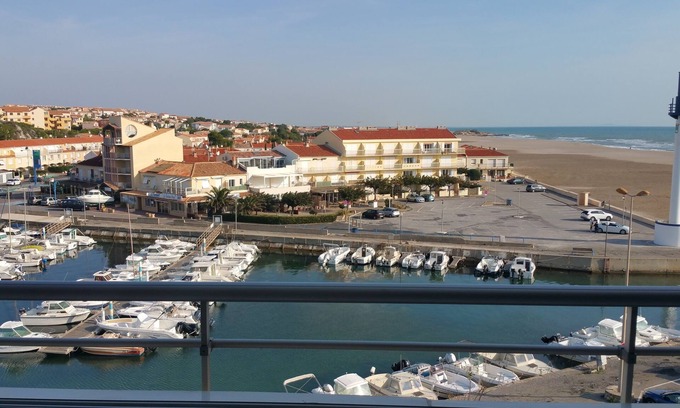 Narbonne Appartement | GRAND T2 - BELLE VUE PORT/MER - Accès plage voie piétonne