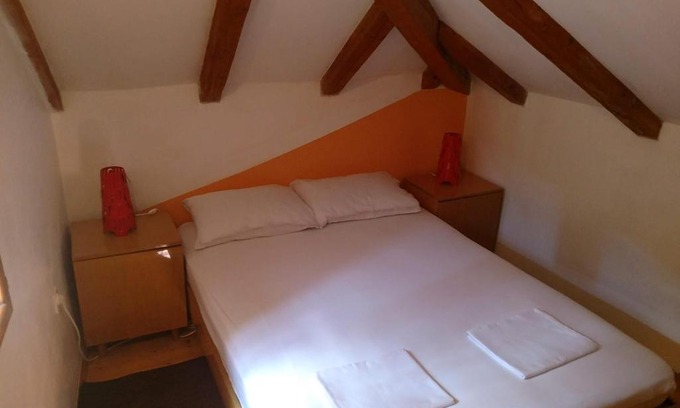Cres Appartement | Apartment Flora