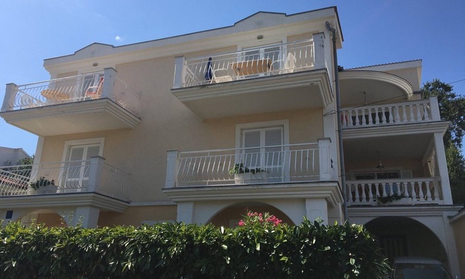 Njivice Appartement | Appartement moderne près de la plage avec vue sur la mer