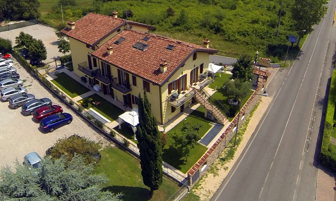 Borgo Roma Appartement | Appartement pour 4/5 personnes sur deux étages