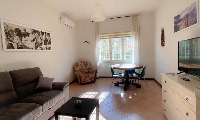 Quartiere XXII Collatino Appartement | Apartment for 4 in via Tiburtina, Wi-Fi, A / C
