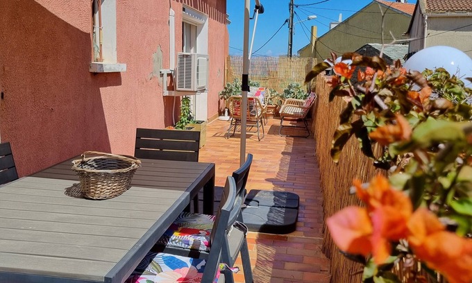 Rogliano Appartement | Dans maison à l'étage appat 100m2 : 4 pers 2 chambres 50 ms de la mer