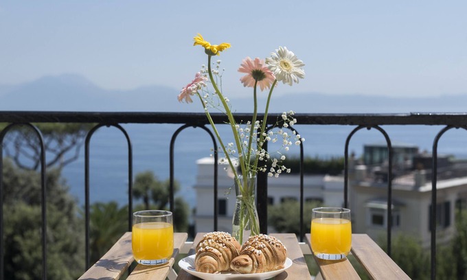 Posillipo Maison | Apartment for 8: modern, spacious, kids-friendly, stunning view on the bay