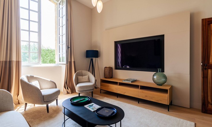 Chateauneuf-le-Rouge Appartement | Luxueux Appartement Dans Chateau à Aix en Provence avec Wi-Fi et climatisation