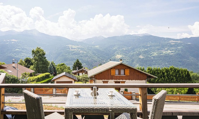 La Cote-dʼAime Appartement | Apartment 'La Côte D'Aime 44m2' with Mountain View, Shared Terrace and Wi-Fi
