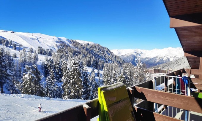 Belle Plagne Appartement | Appartement 4-6p Belle Plagne, skis aux pieds, vue montagne, ensoleillé