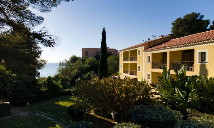 Le Rayol Appartement | Appartement, rez-de-chaussée, Résidence du Bailli