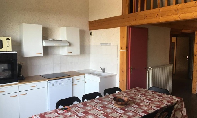 Montferrier Appartement | Appartement 'Framboise Les Monts D'olmes' avec vue sur montagne et terrasse privée