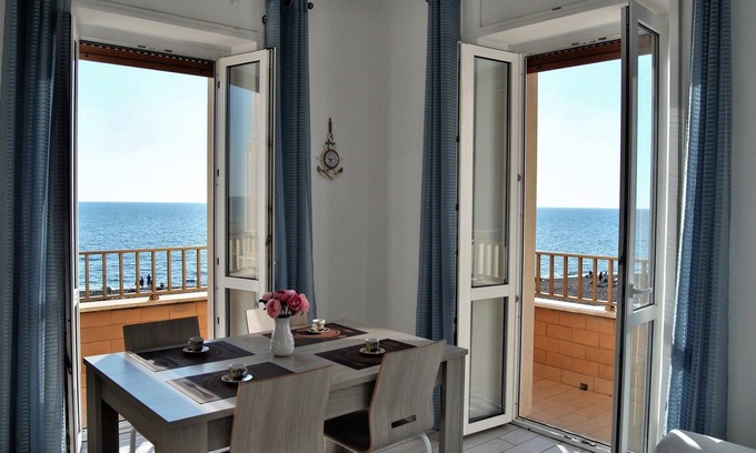 Ladispoli Appartement | APPARTEMENT FRONT SEA de Silvia et Massimo
