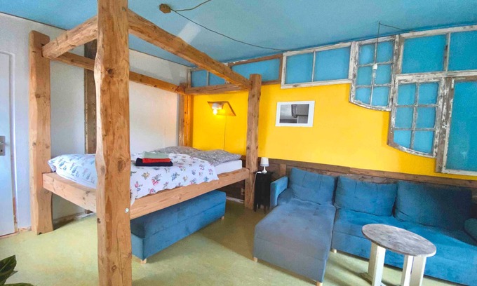 Kropeliner-Tor-Vorstadt Appartement | Apartment 'Fuchsbau in der KTV' with Wi-Fi