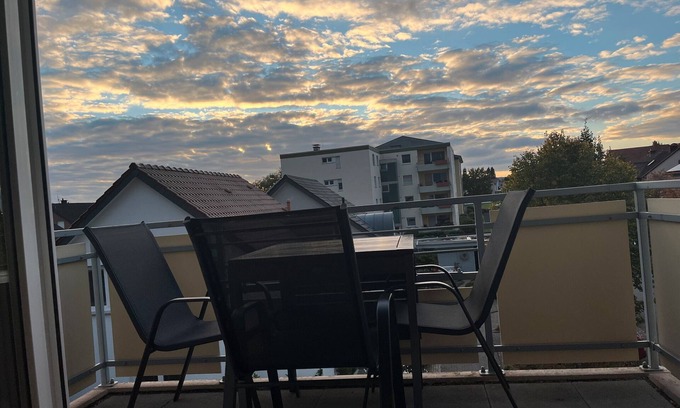 Warburg Appartement | Apartamento 'Gemütliche In Warburg' con balcón y Wi-Fi