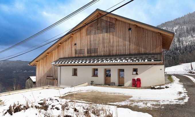 Nancy-sur-Cluses Appartement | Appartement "Gîte Dans Ferme D'Alpage" avec vue sur les montagnes, jardin privé et Wi-Fi
