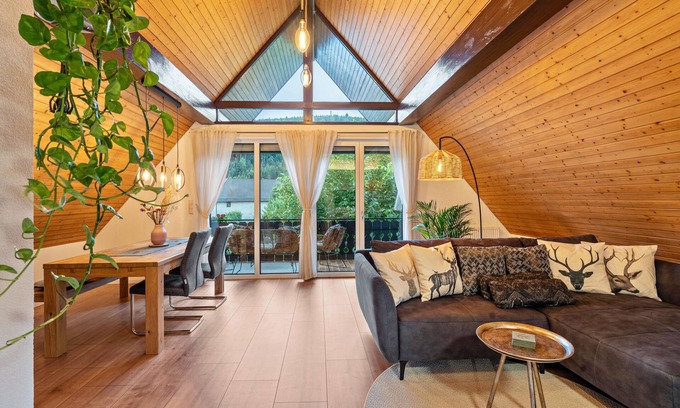 Lahr Appartement | Appartement "Goldener Hirsch" avec vue sur les montagnes, balcon et Wi-Fi