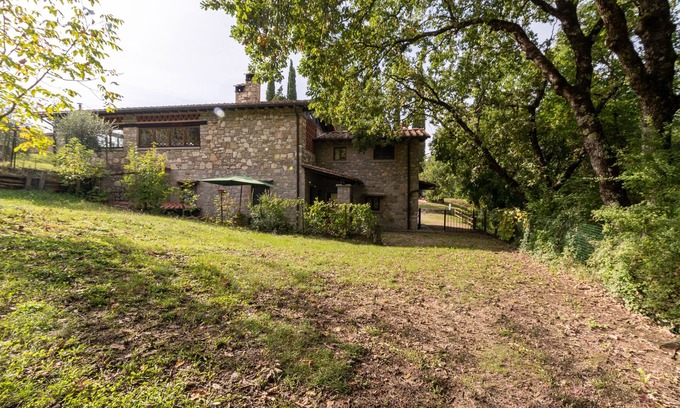 Chiusi della Verna Autre | Appartement Grillaia avec vue sur les montagnes, piscine, jardin et Wi-Fi.